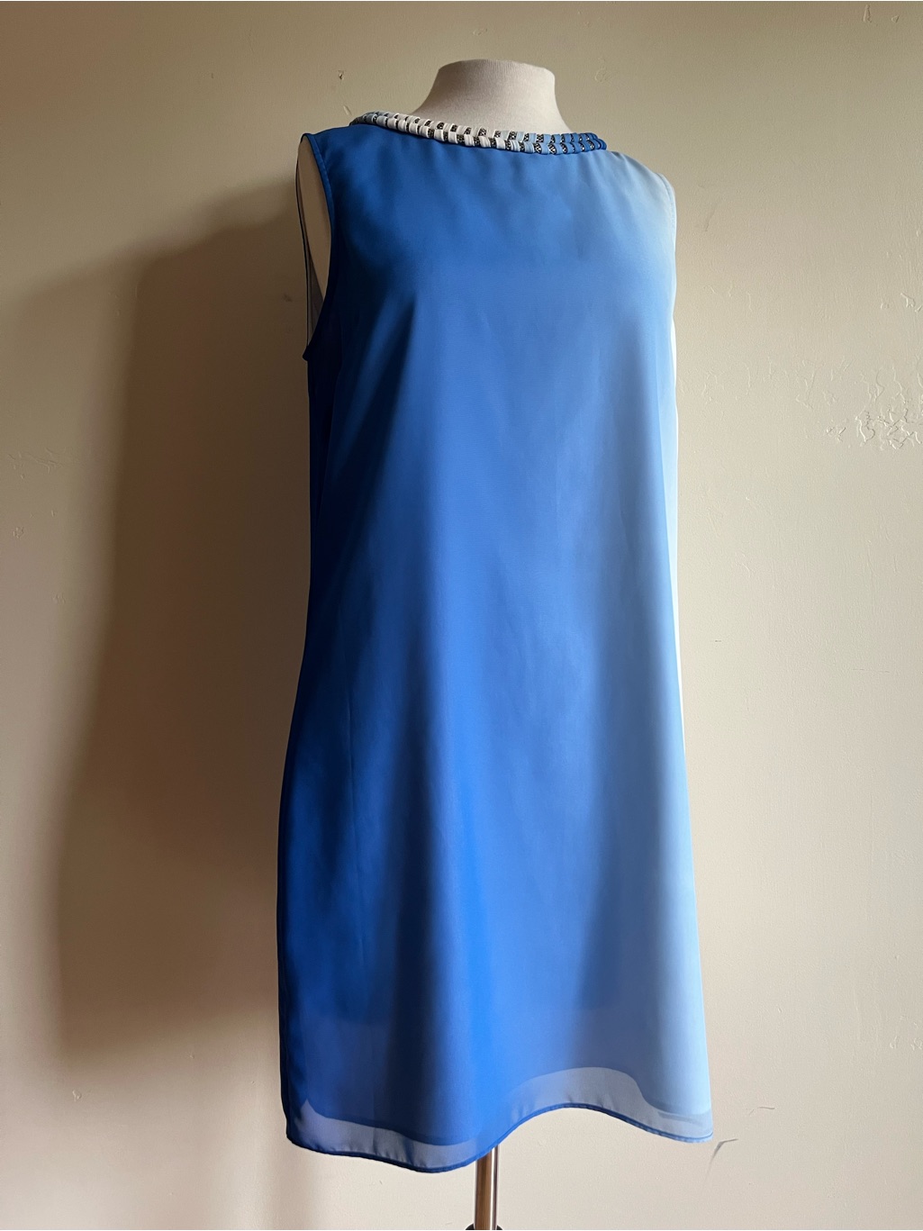 Badgley Mischka Royal Blue White Ombr Sleeveless Shift Dress Braided Collar